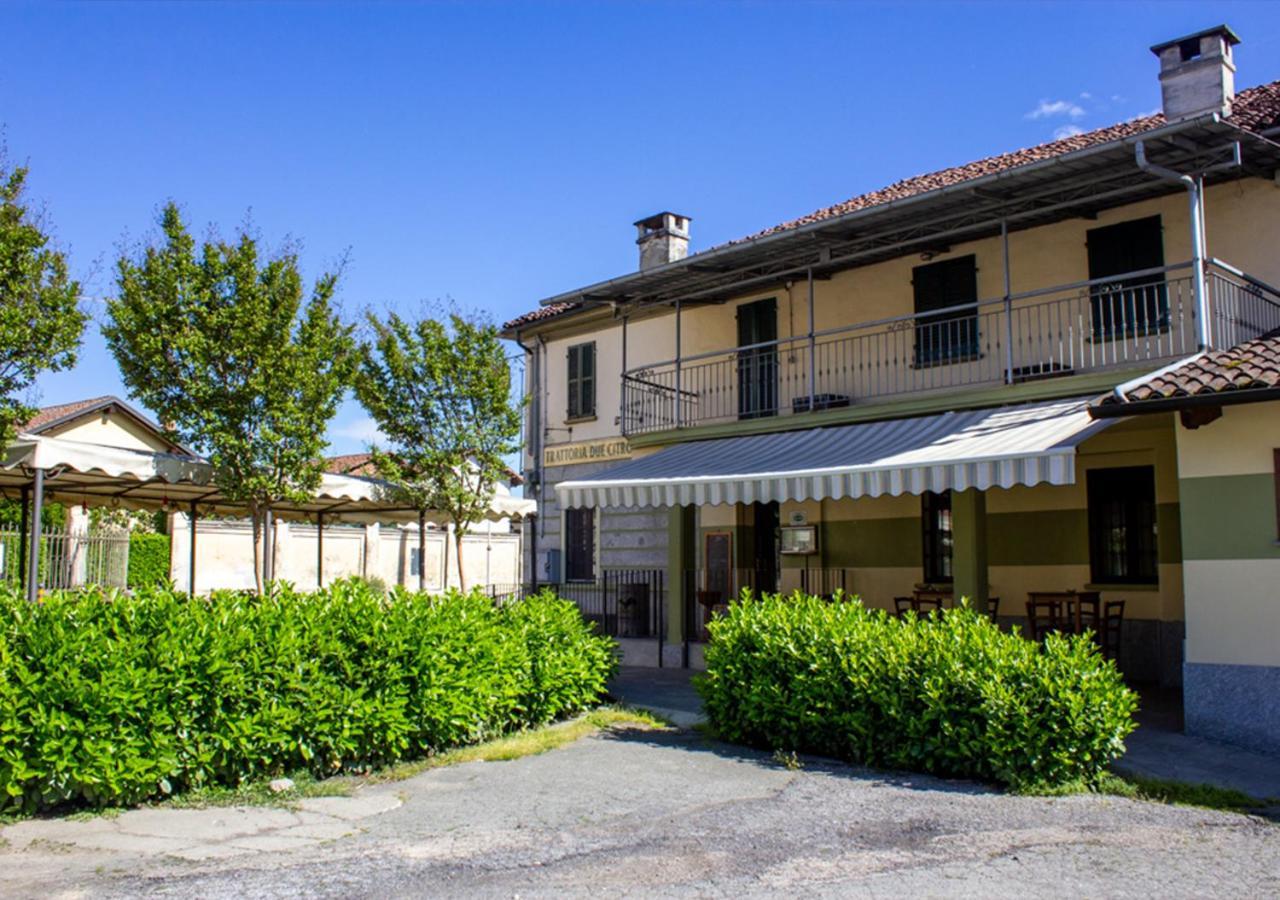 Trattoria Due Citroni Hotel Casalgrasso Exterior foto