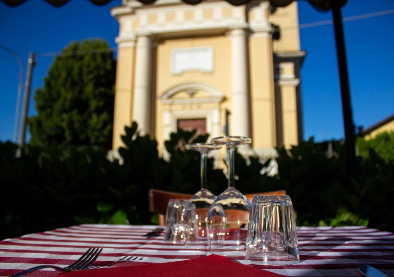 Trattoria Due Citroni Hotel Casalgrasso Exterior foto