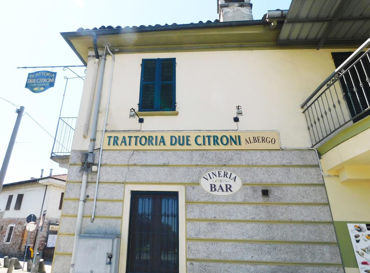 Trattoria Due Citroni Hotel Casalgrasso Exterior foto